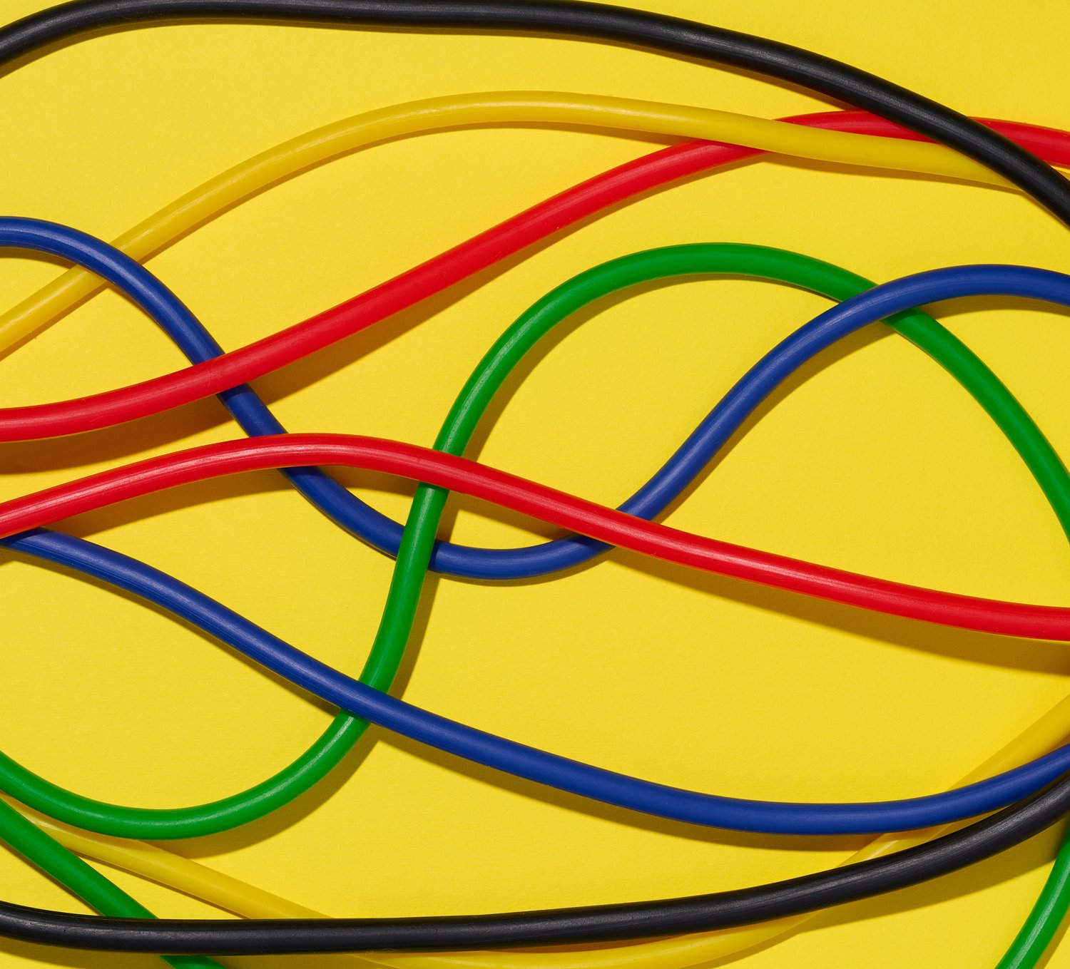 Kompletny przewodnik po kablach i przewodach dla instalacji elektrycznych i telekomunikacyjnych