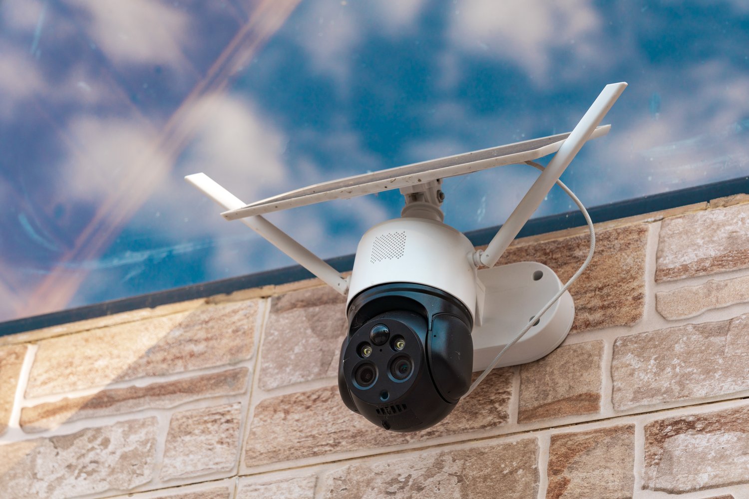 Jak wybrać odpowiedni system do monitoringu domu
