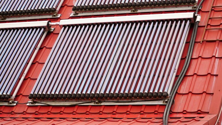 Kompleksowy przewodnik po systemach solarnych do podgrzewania wody