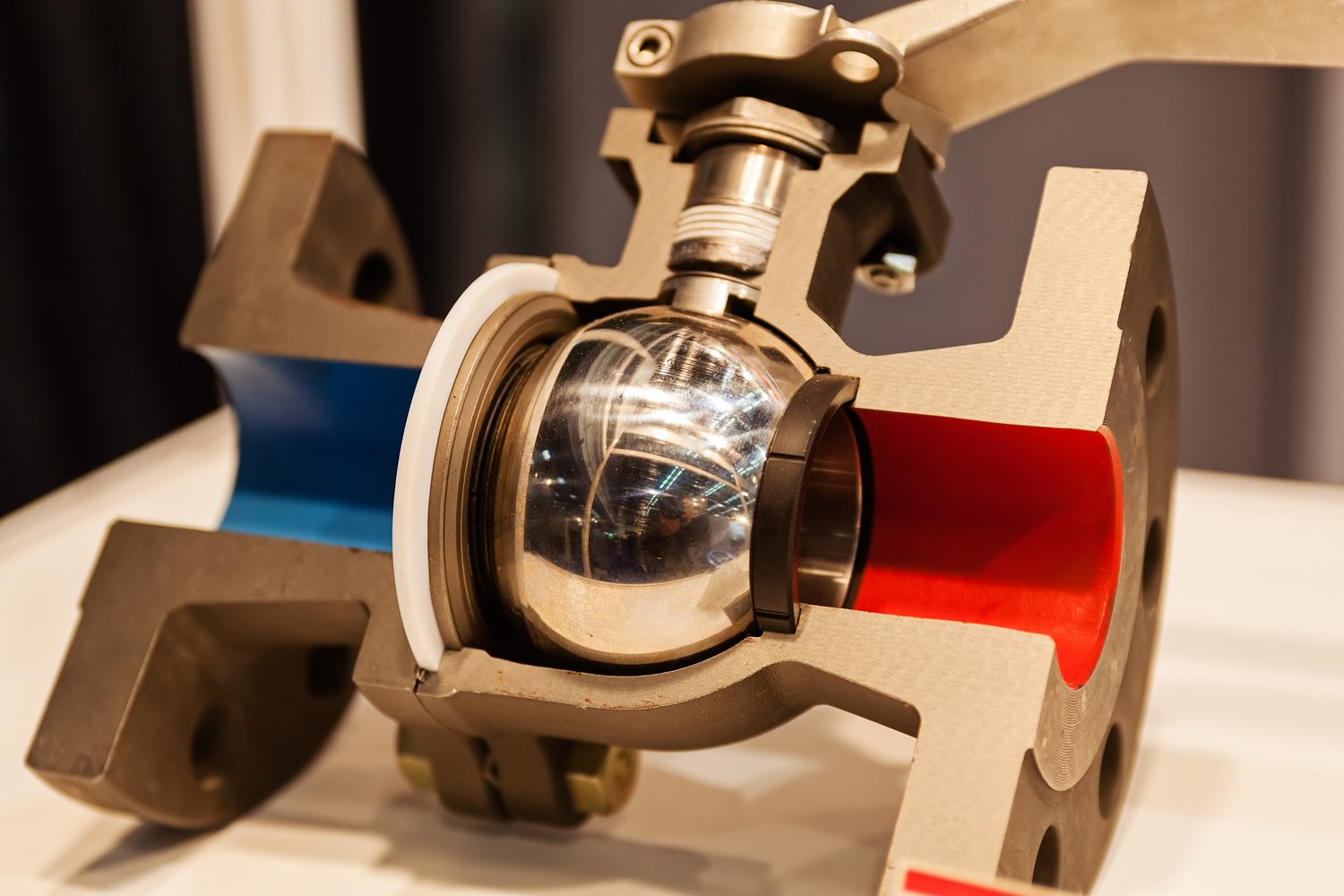Jak wybrać odpowiednie zawory kulowe do instalacji gazowych i hydraulicznych