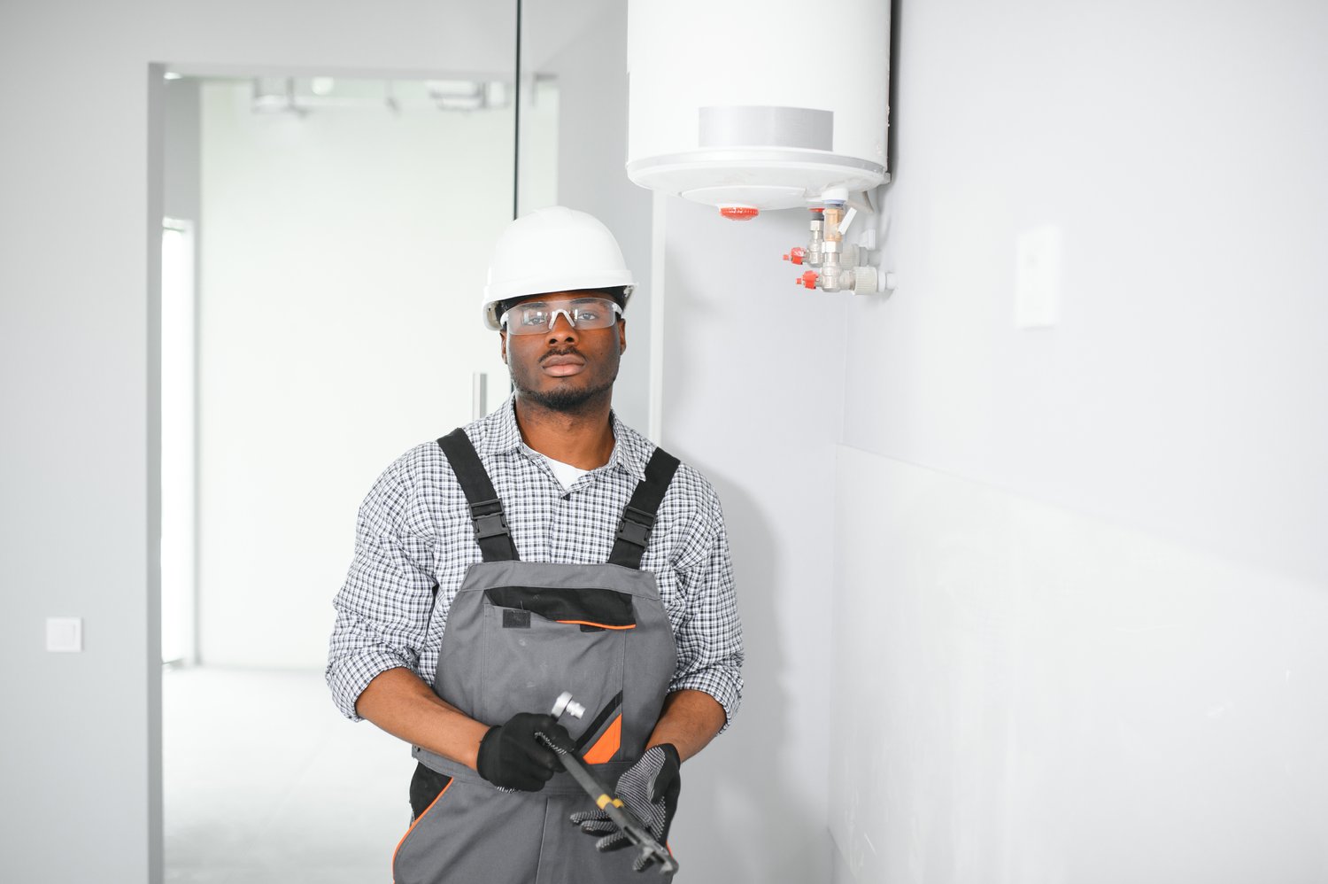 Problem niewłaściwego działania grzałki w bojlerze elektrycznym – wymiana i naprawa