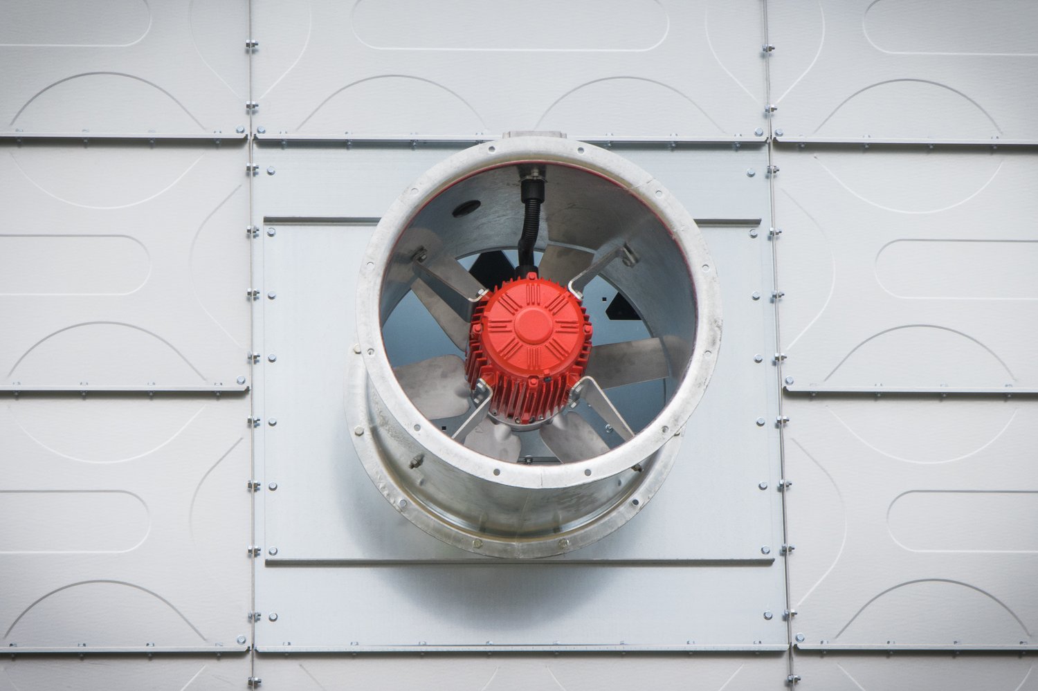 Problem niewłaściwego działania wentylatora łazienkowego z czujnikiem wilgotności