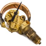 Problem zacinającego się zaworu głównego instalacji wodnej – jak go odblokować