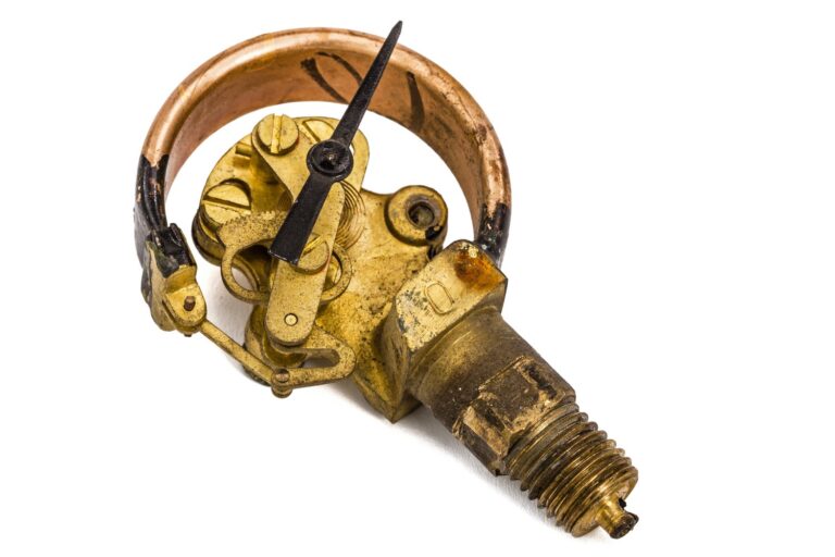 Problem zacinającego się zaworu głównego instalacji wodnej – jak go odblokować