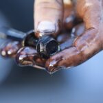 Jak prawidłowo dobierać i stosować oleje do gwintowania w pracach instalacyjnych