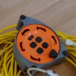 Jak wybrać odpowiedni kabel do przedłużacza ogrodowego na zimę