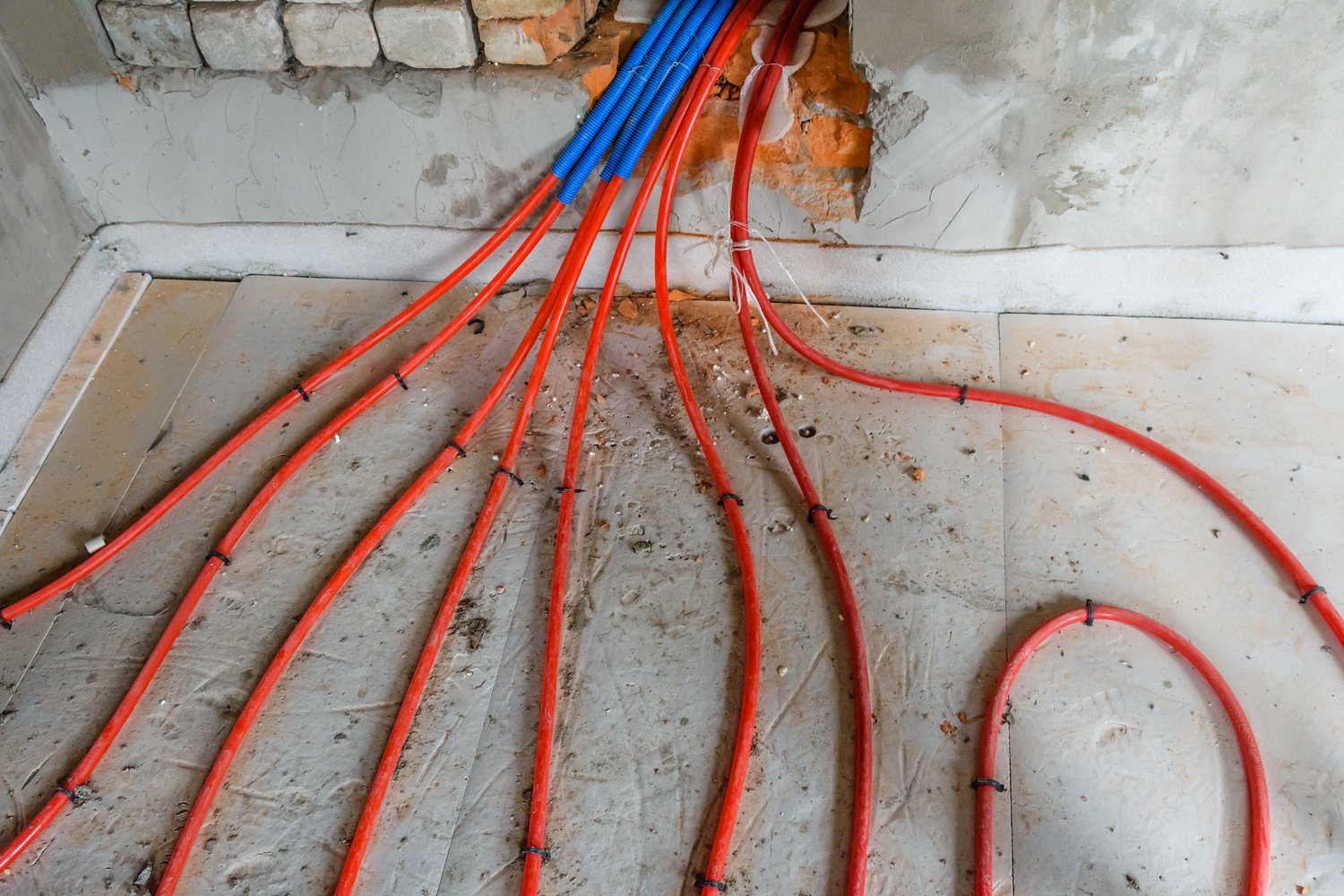 Jak wybrać odpowiednie rury PEX do instalacji ogrzewania domowego