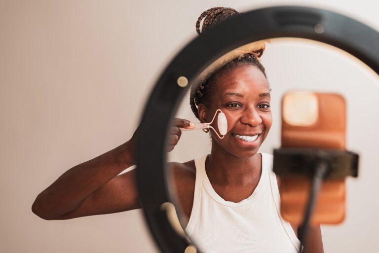 Problem nadmiernego parowania lustra w łazience – skuteczne sposoby rozwiązania