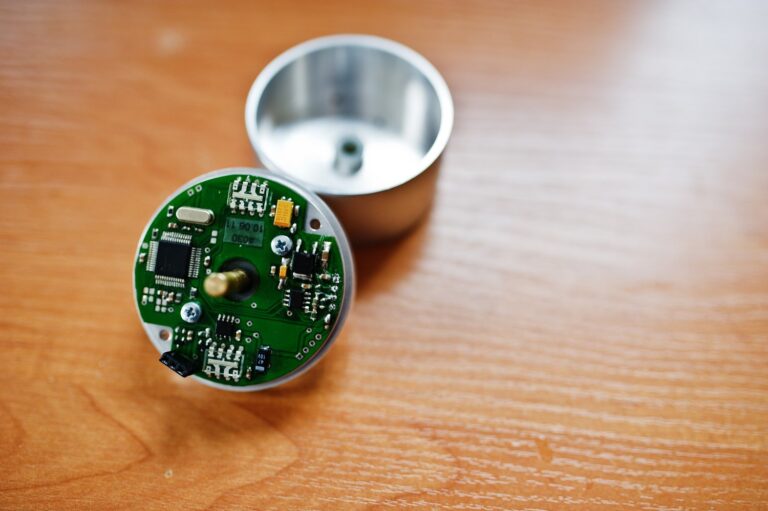 Problem nieprawidłowego działania czujnika wilgotności w wentylatorze – wymiana i kalibracja