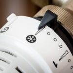 Problem spadku temperatury wody podczas kąpieli – naprawa mieszacza termostatycznego