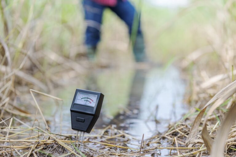 Problem nadmiernej wilgotności w szafie na liczniki – poprawa szczelności i wentylacji
